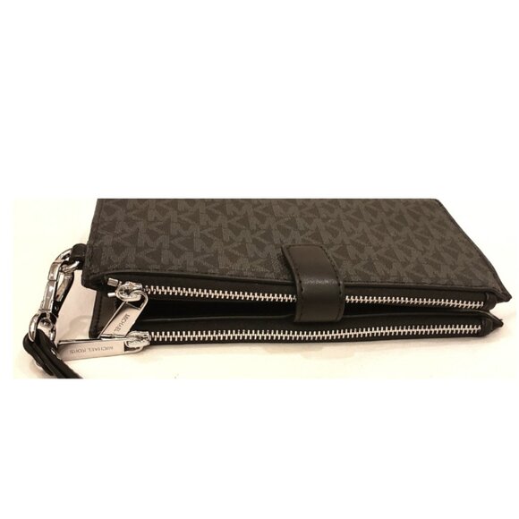 MICHAEL KORS Multi-Compartment Black Wristlet - Picture 10 of 12